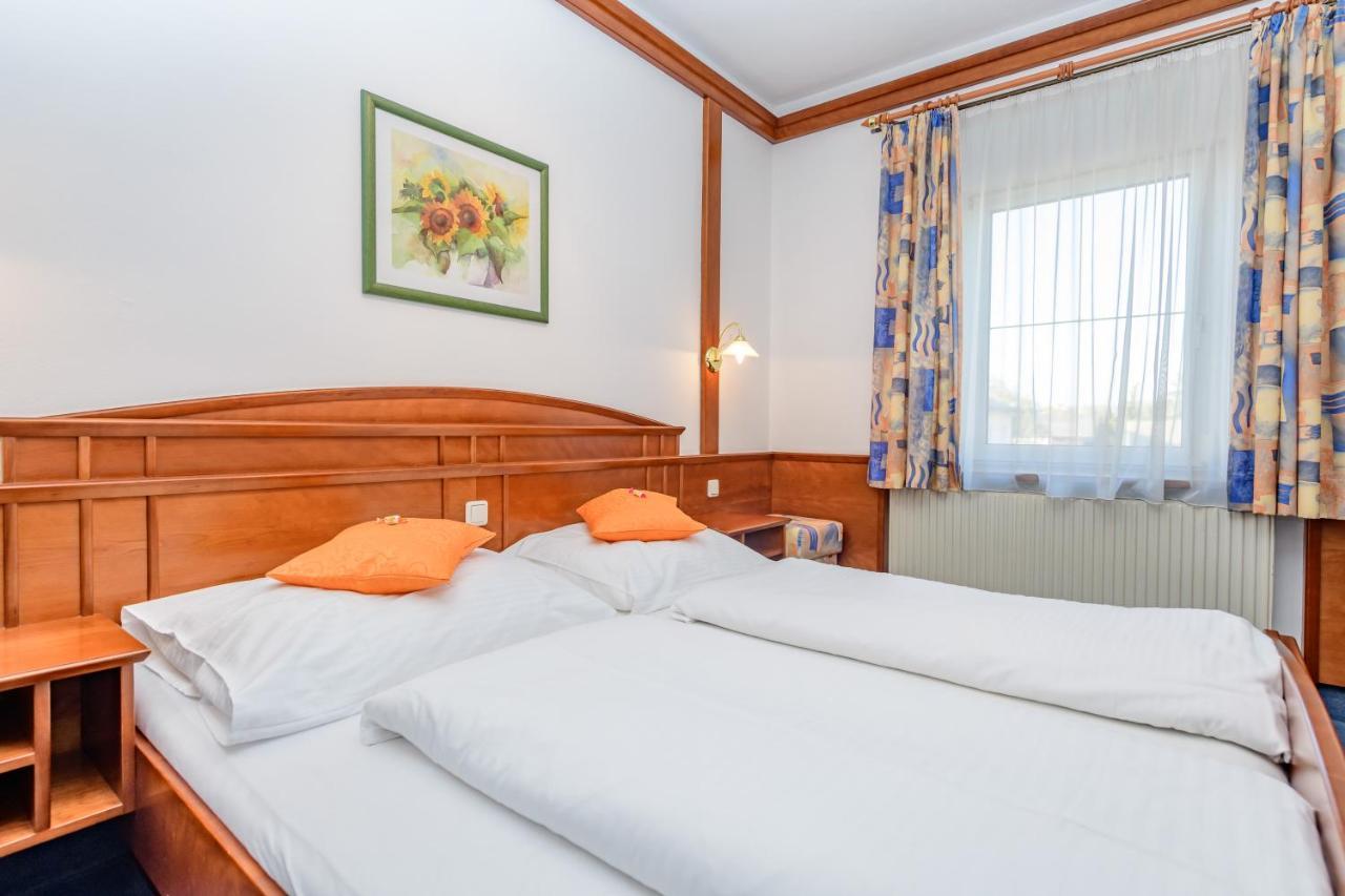 Hotel Gasthof Stoeckler Enns Exterior foto
