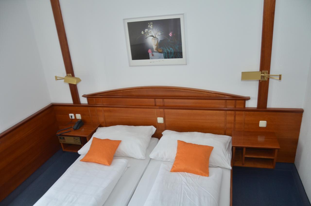 Hotel Gasthof Stoeckler Enns Exterior foto