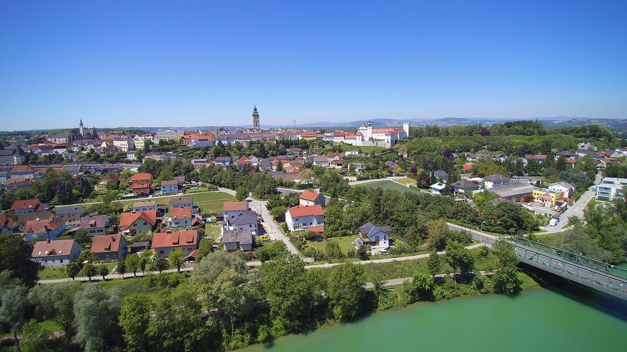 Hotel Gasthof Stoeckler Enns Exterior foto